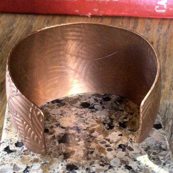 Copper tone Palm Print embossed Cuff Bracelet OSFM - Picture 3 of 4